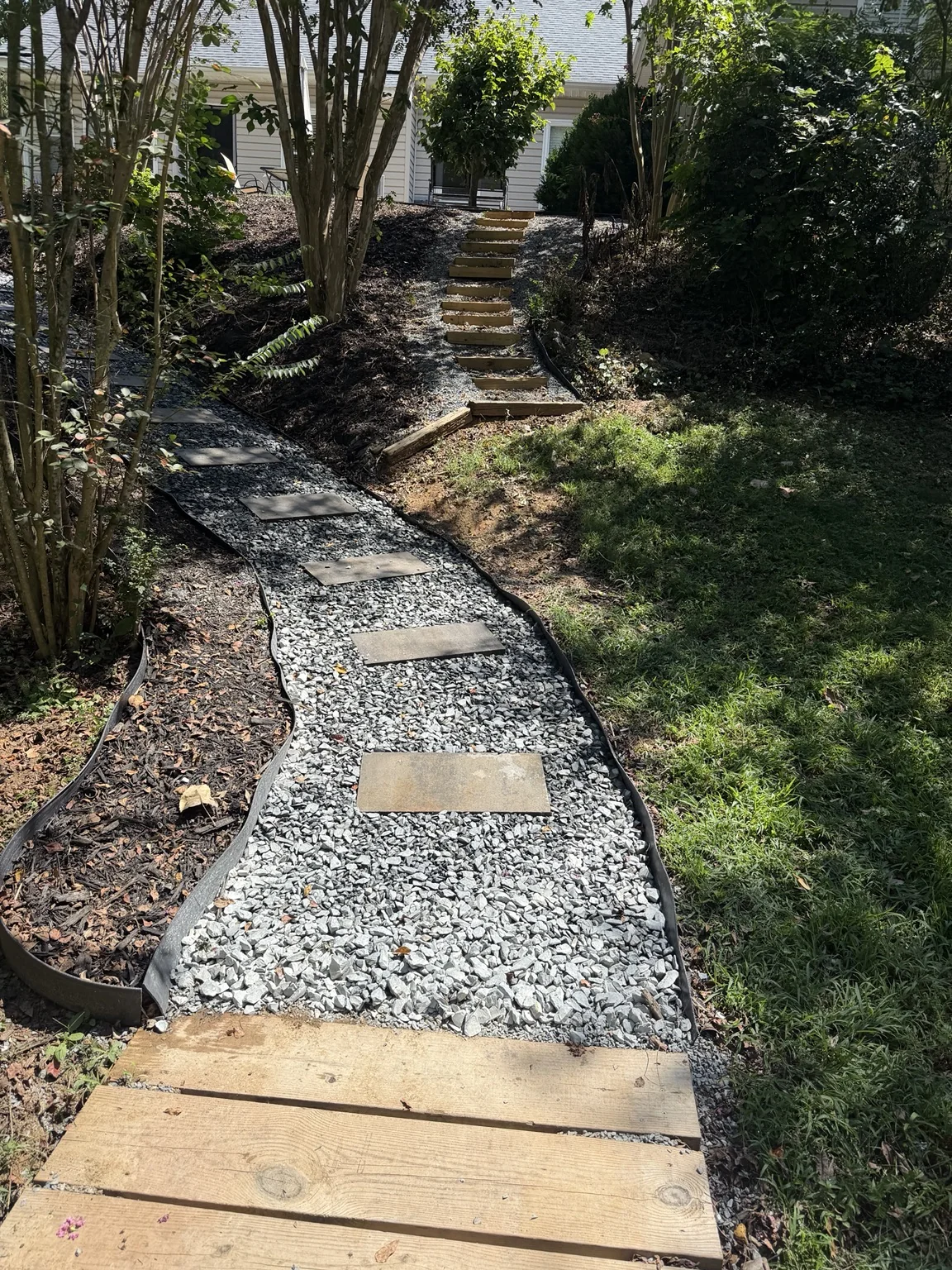 Finished stepping-stone and decorative stone walkway